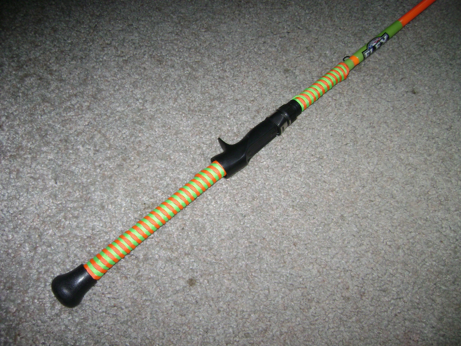 GLOW ROD MEAT HUNTER FLEX 6′ CAST -MADE IN USA -GLOWS ORANGE UNDER BLACK LIGHT !