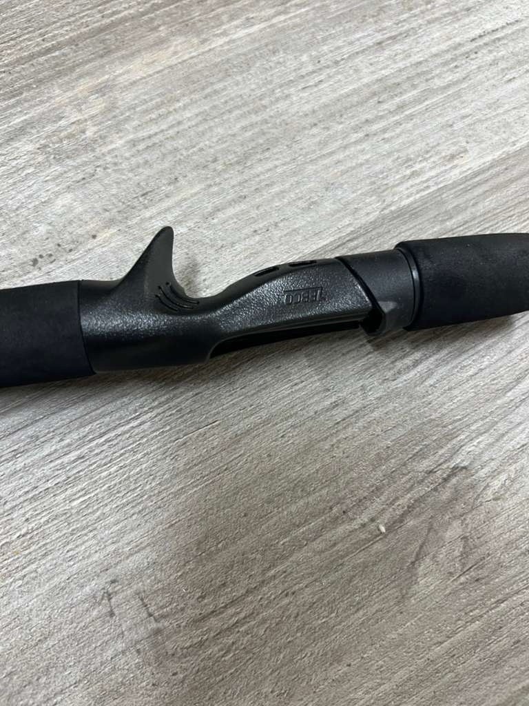 Zebco E8CO Casting Fishing Rod 31” Long.