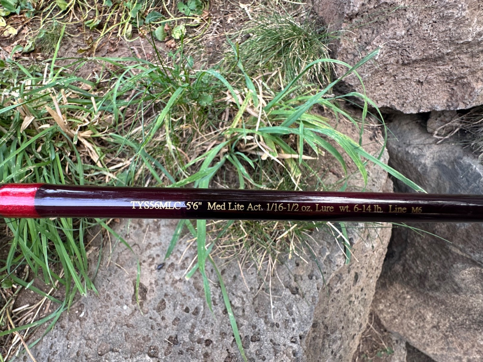 Bass Pro Shops IM7 Graphite Casting Fishing Rod 5′ 6″ 1 Piece Tourney Special