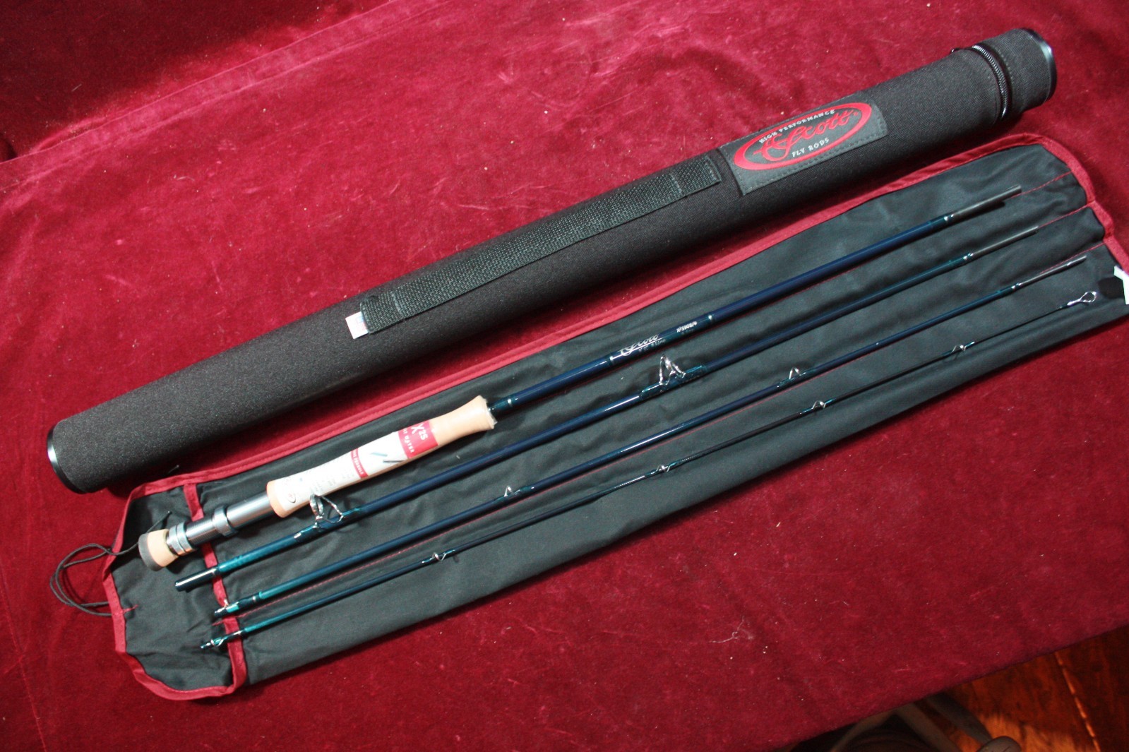 * SCOTT FLY RODS SALT WATER X2S 8WT 9′ FLY ROD X2S908/4 PIECE & CASE MINT NOS *
