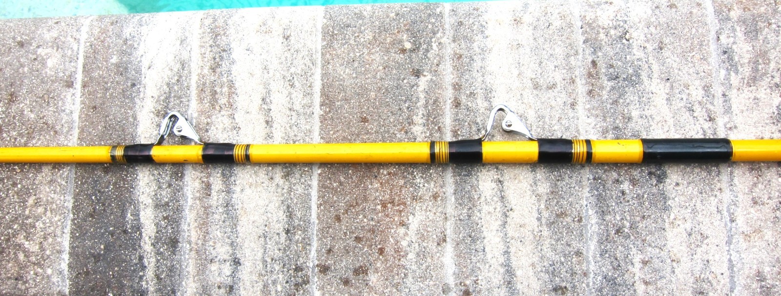 Eagle Claw Starfire SF404 2-Pc Trolling Rod: AFTCO Rollers: 8’6″; 10-25lb – USED