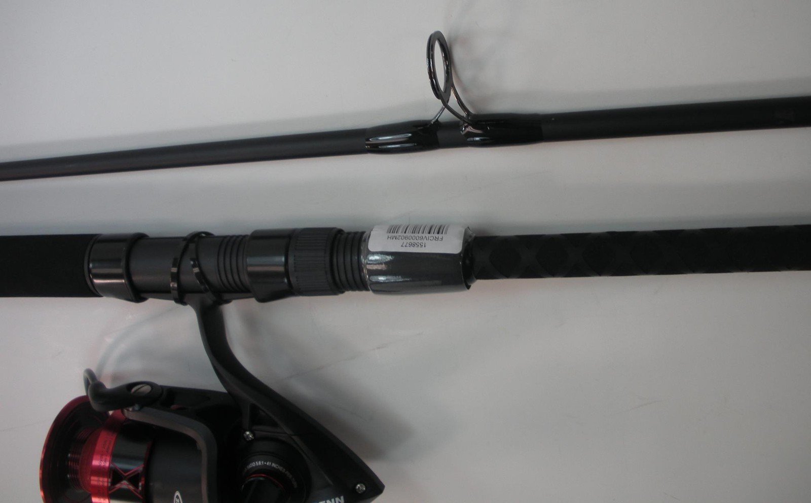 Penn 1558677 Frciv6000902mh Combo 6000 FierceIV Reel with 9ft MH Action Surf Rod