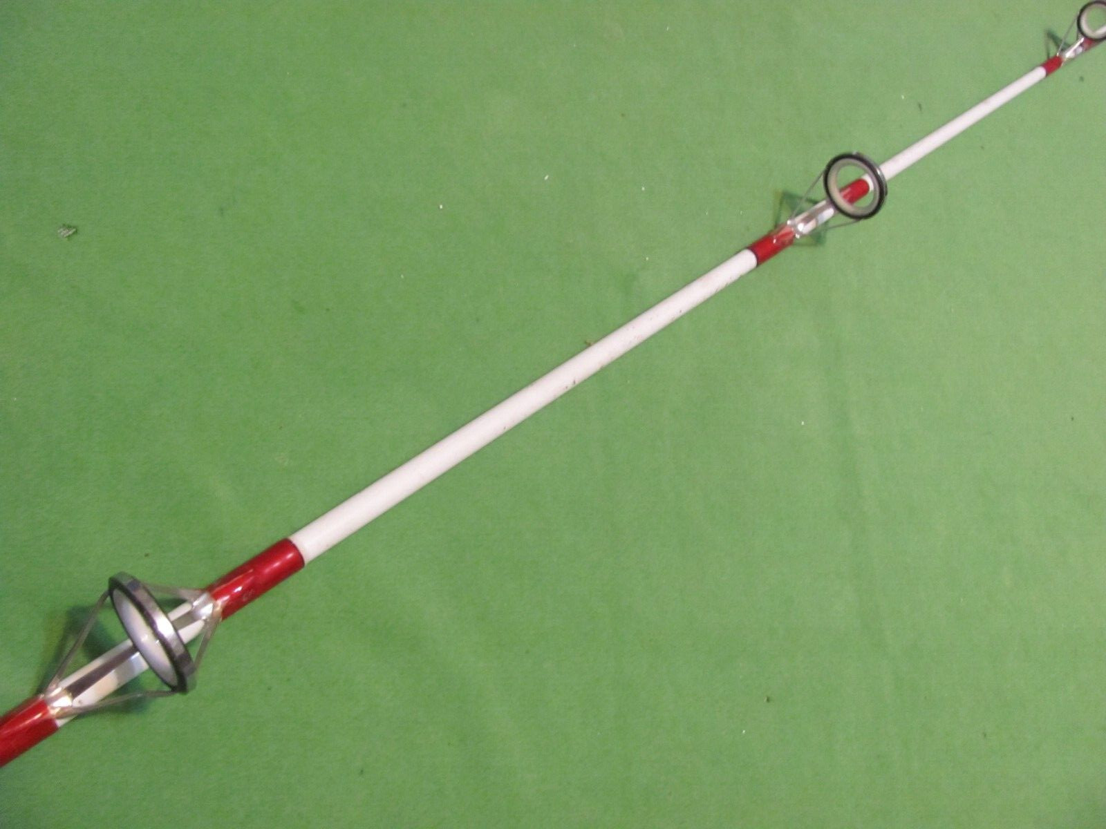 Vintage St. Clair Glass Boat 7′ 0″ Heavy Action 1- Piece Spinning Fishing Rod