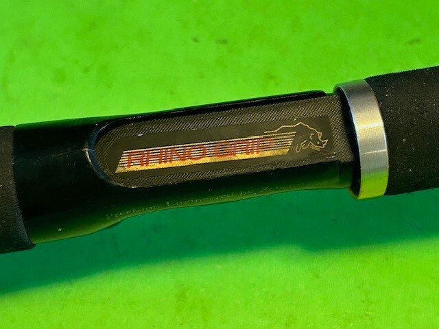 ZEBCO RHINO 5 FOOT 6 INCH 8 TO 17 POUND RATED BAITCASTING FISHING ROD
