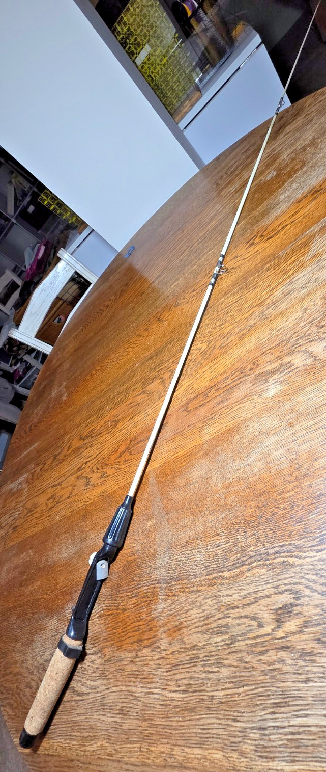 Vintage Johnny Walker 5′ 1-Piece Spin Cast Fishing Rod