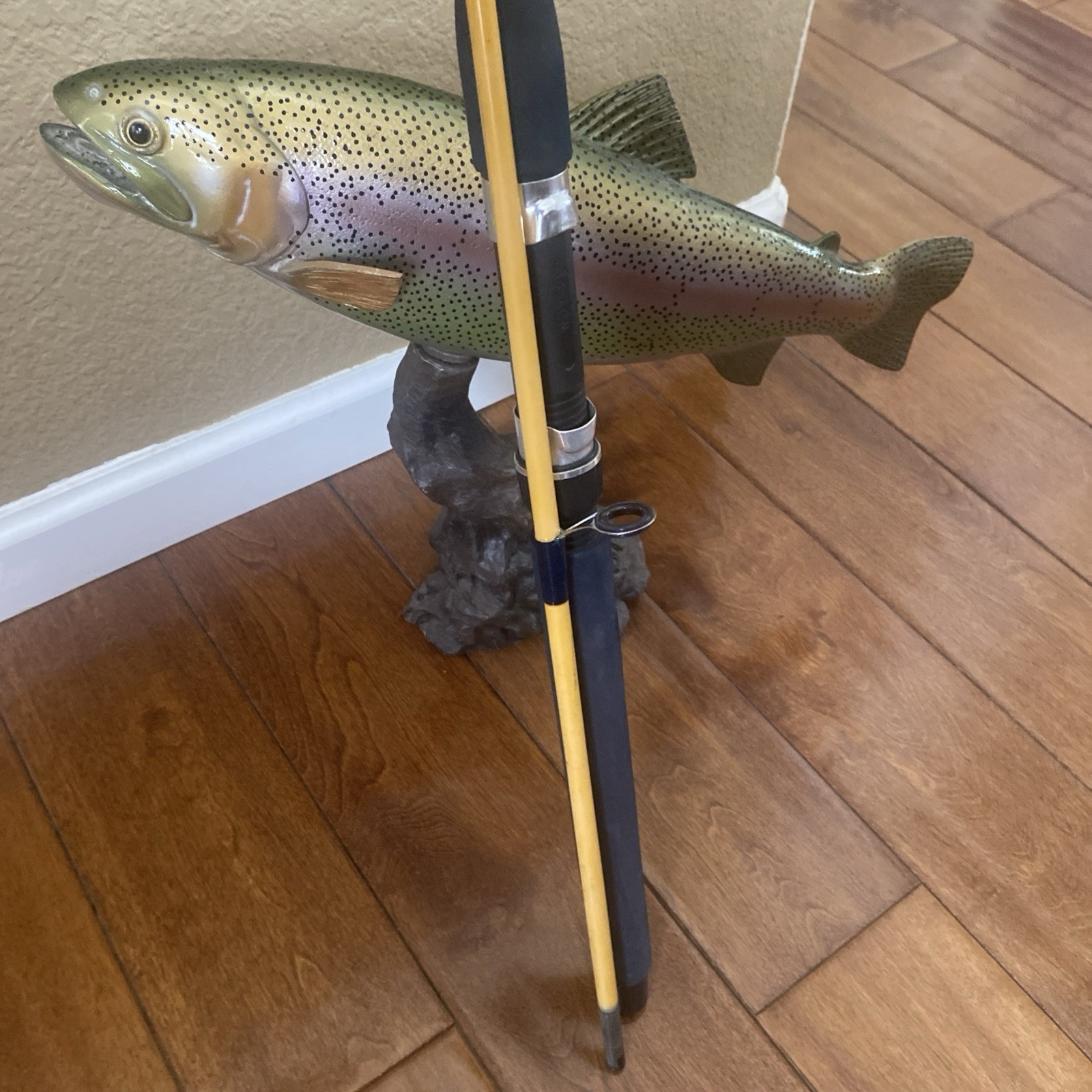 Eagle Claw “Water Eagle” WE 504 8’ Casting Rod Graphite Composite 2pc MINT