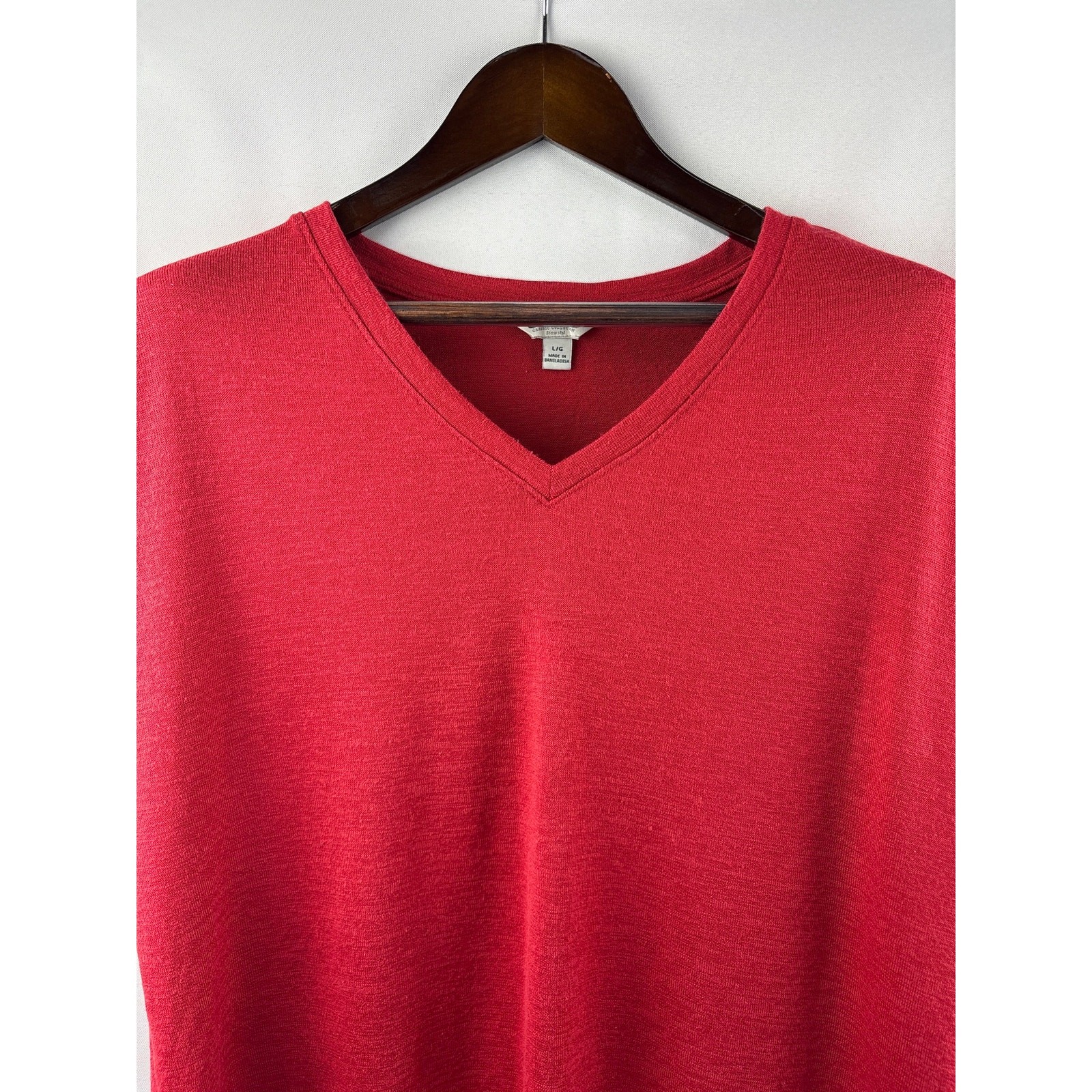 Women’s Orvis Large Brick Red V-Neck T-Shirt