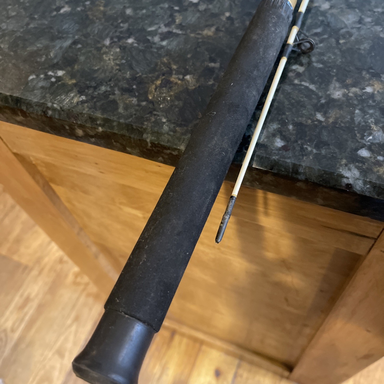 SOUTH BEND TCR556 GRAPHITE COMP 7’0″ MEDIUM HEAVY 2 PIECE SPINNING Missing Tip