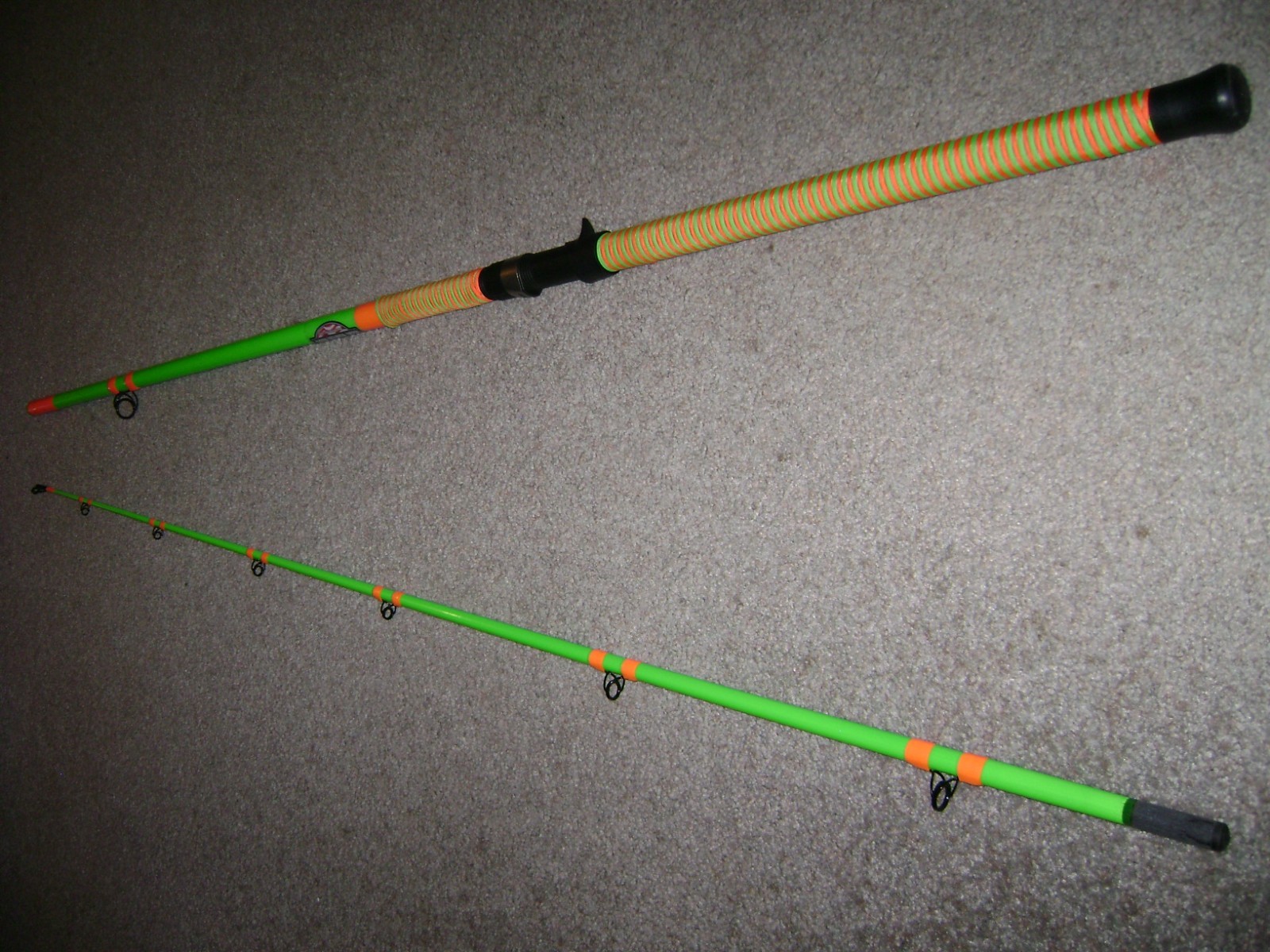 GLOW ROD MEAT HUNTER EXTREME 10′ GREEN GLOW Casting Rod – BIG FISH, STRIPER !