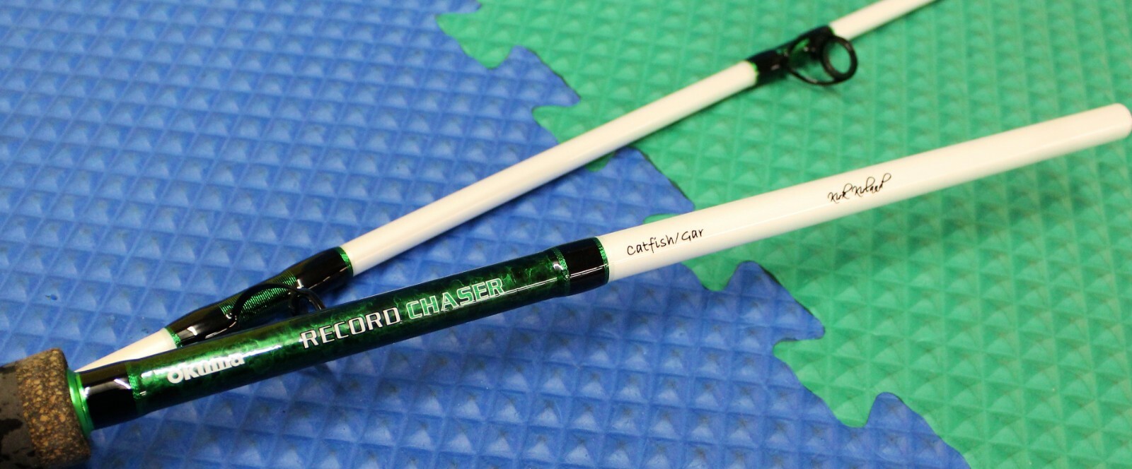 Okuma Record Chaser Catfish Alligator Gar Spinning Rod 2-Pc Md Hvy 9′ RC-S-902MH