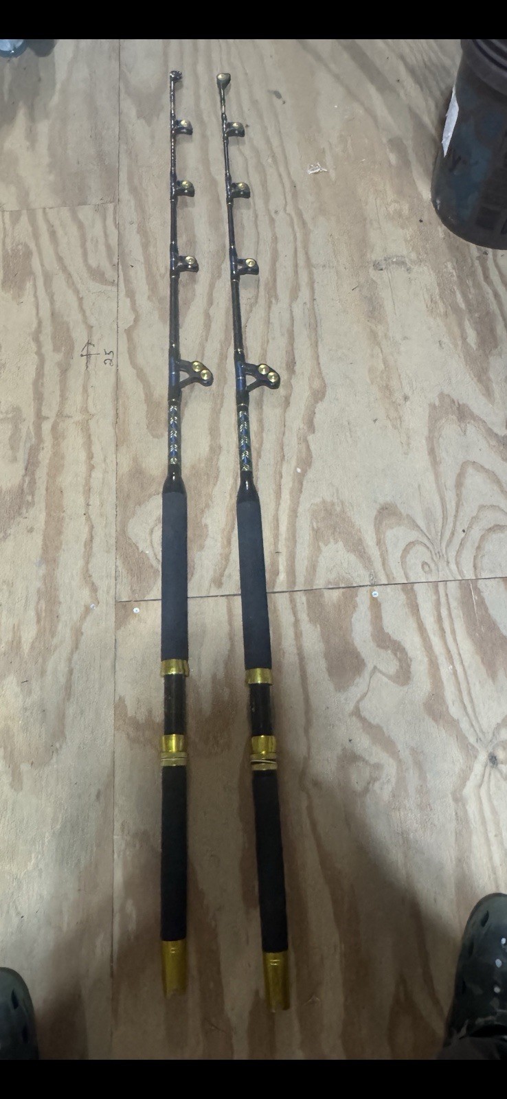 A pair, Okiaya Venom Pro Series 50-80 lb. Identical except, tip replaced on one.
