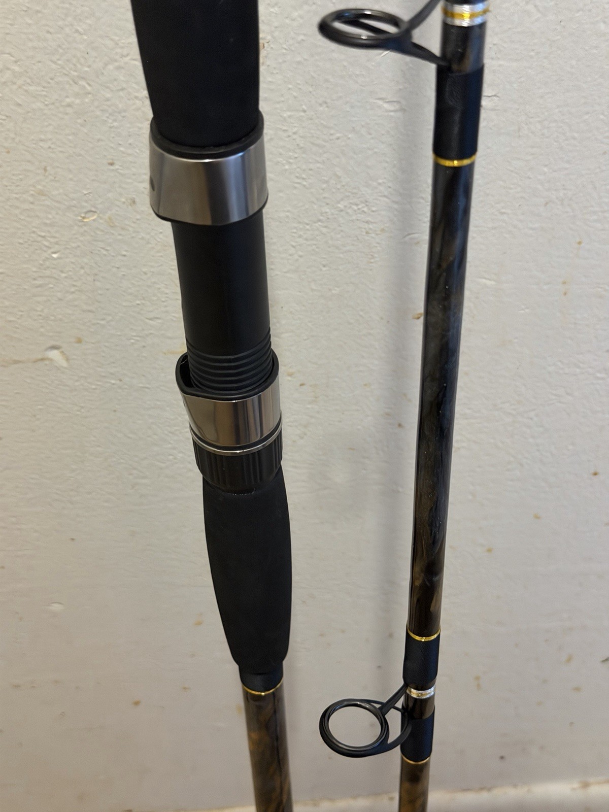 CUSTOM SURF PIER OR JETTY ROD 10 FT 20-40 LB BLACK SILVER AND GOLD NEW