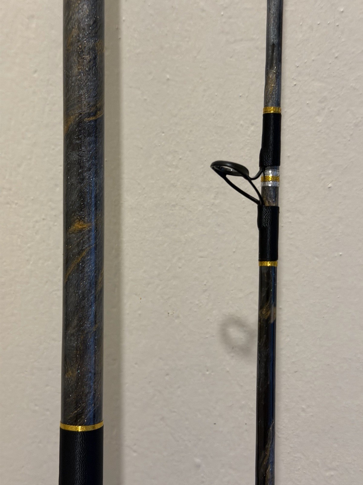 CUSTOM SURF PIER OR JETTY ROD 10 FT 20-40 LB BLACK SILVER AND GOLD NEW