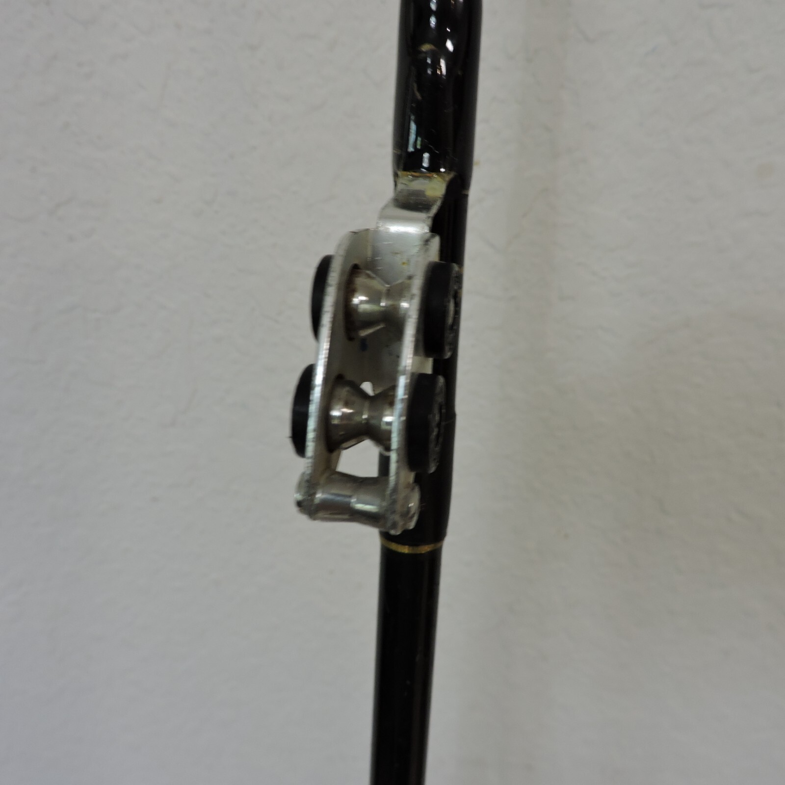 Shakespeare Tidewater TW 66 3/0 F 6’6″ Medium 20-40 lb Line Rod