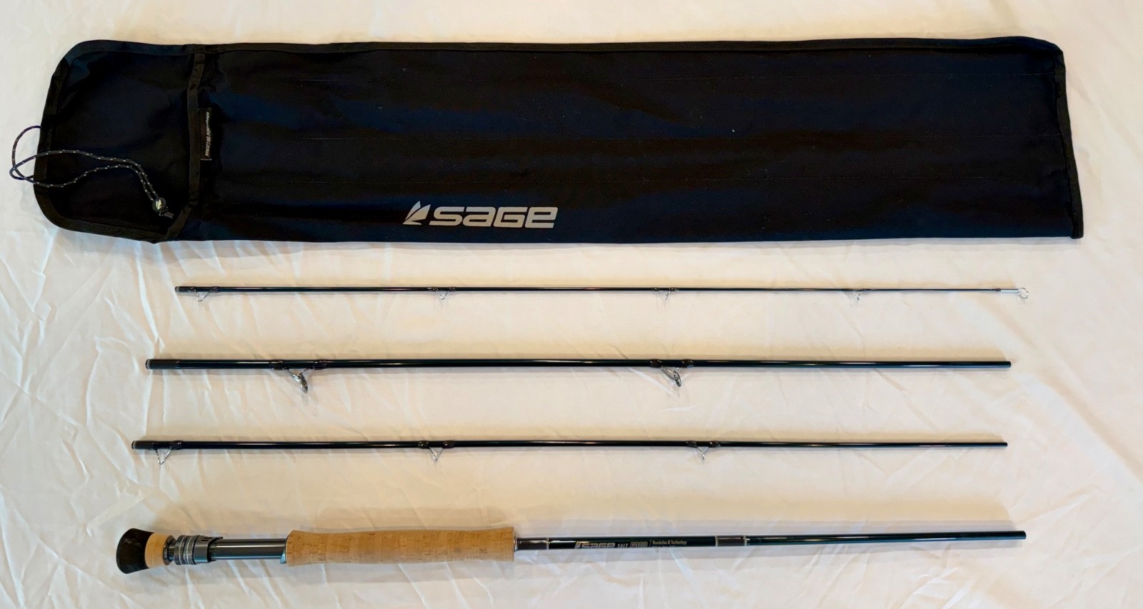 Sage SALT R8 890-4 Fly Rod 9ft 8wt Fast 4pc w/ Tube & Rod Sock