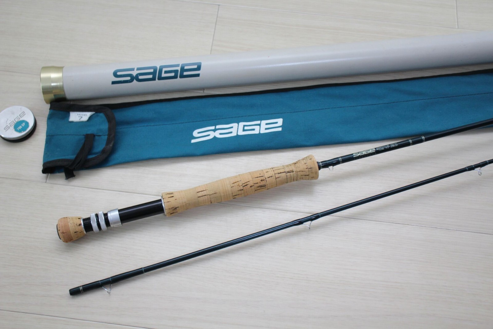 Vintage SAGE SP 790 Fly Rod 9ft 7wt 2pc Graphite IV Tube Sock 1994 M131