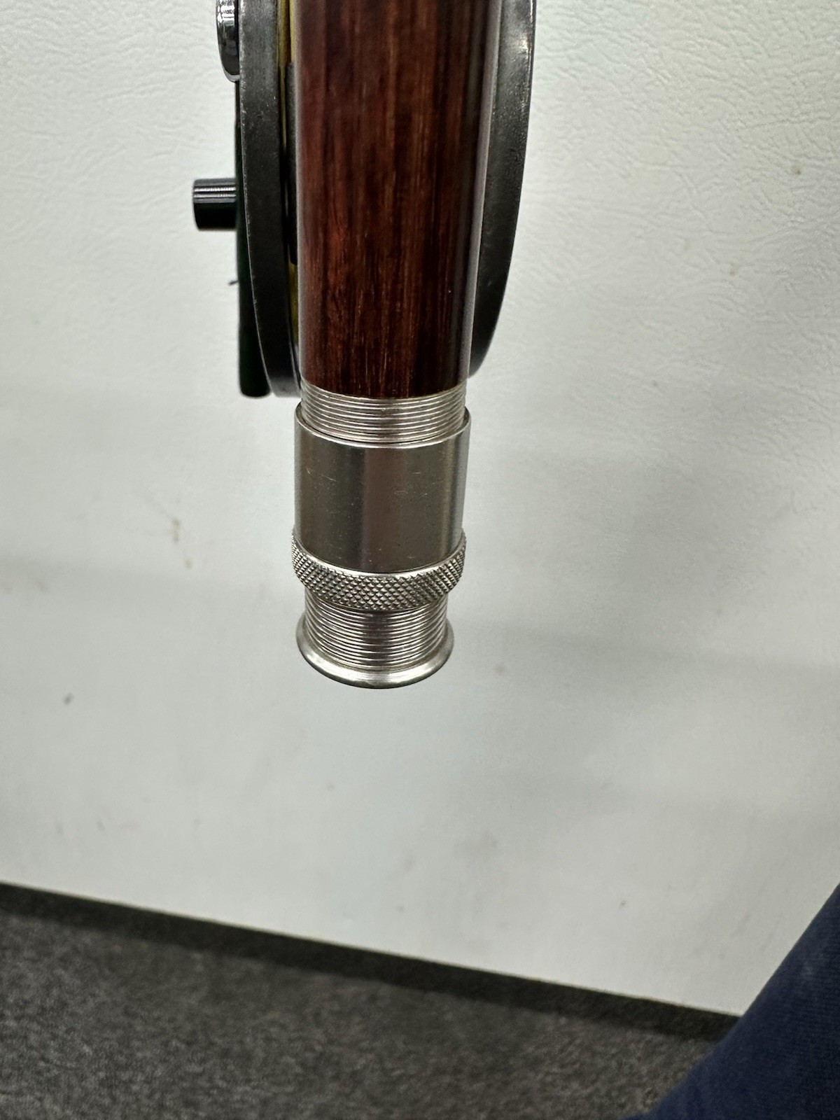 Scott V2 904 3.1 Oz 4 Line Fly Rod 2 Piece W/ Orvis Battenkill 5/6 And Case