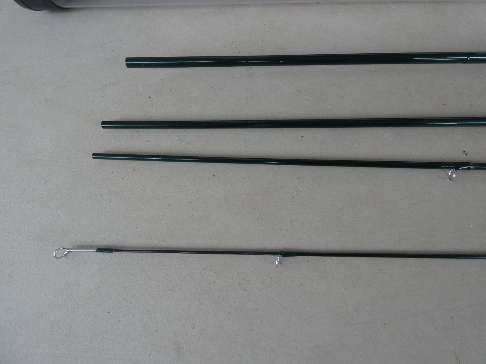 GEOLOGIC 9′ 5wt 4 Pc Classic Action IM6 3 1/3 Oz Fly Rod Green Black Matte