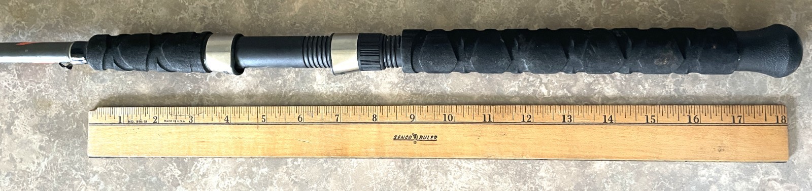 Sougayilang spinning rod model 2.1m strong carbonglass composite 2-piece, clean.