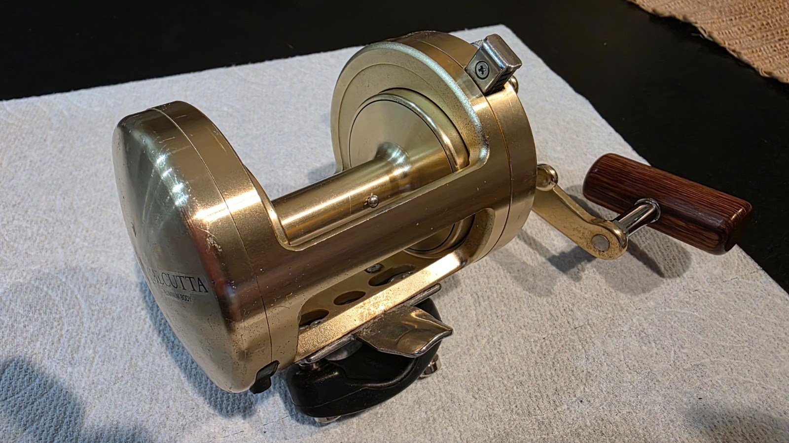 Shimano Calcutta 700S Non-Levelwind Conventional Reel Gold Japan