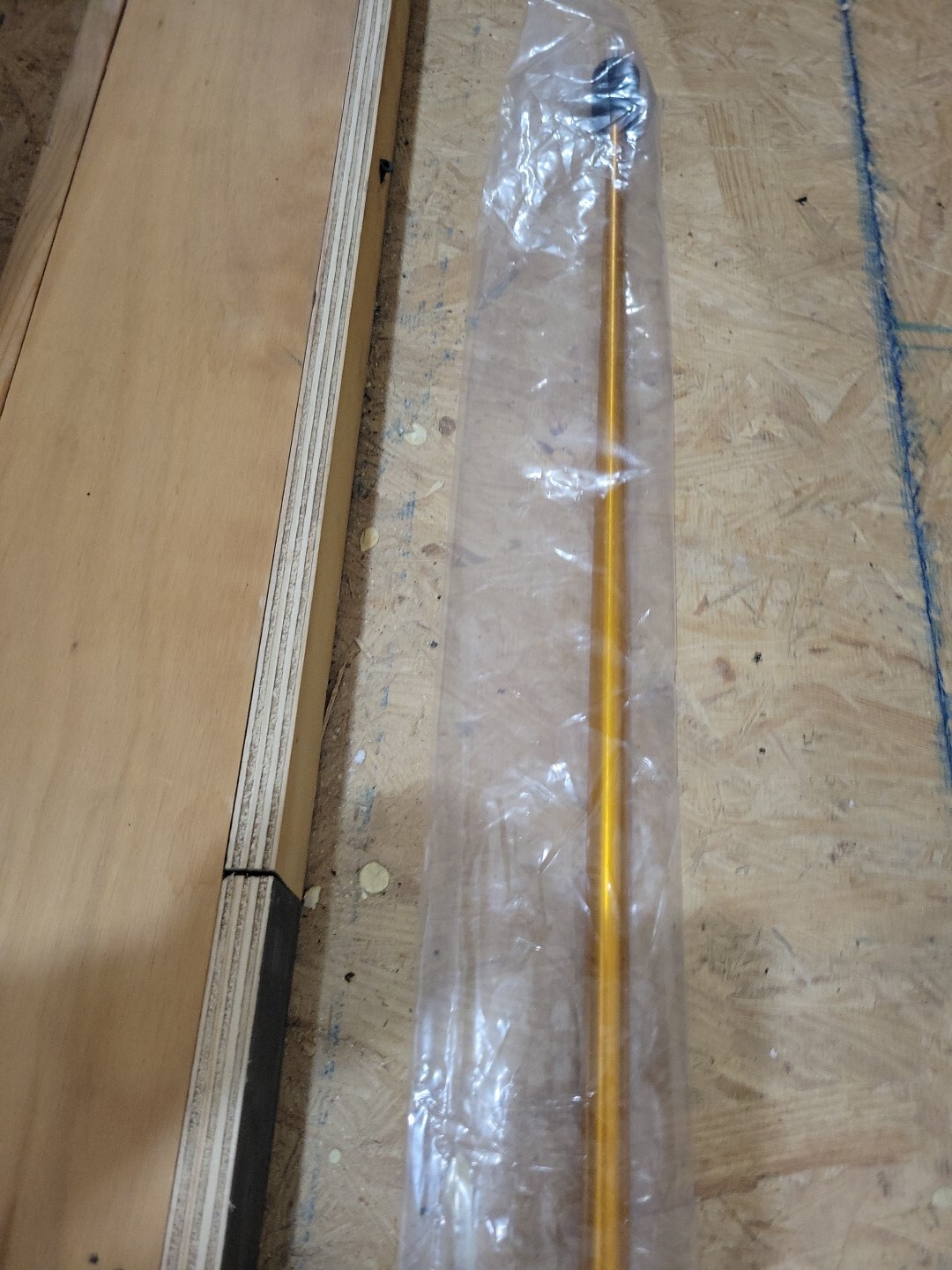 New Gold Aftco 6′ Tag Stick