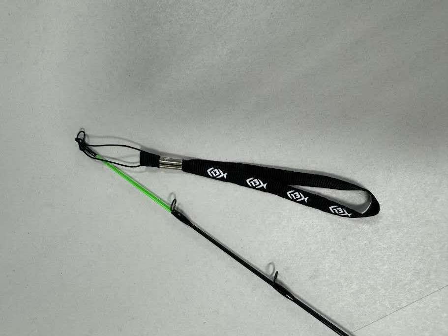 * 13 FISHING * WIDOW MAKER ‘ 27″ LIGHT ‘ TENNESEE HANDLE — WM2-27L-TH-TS