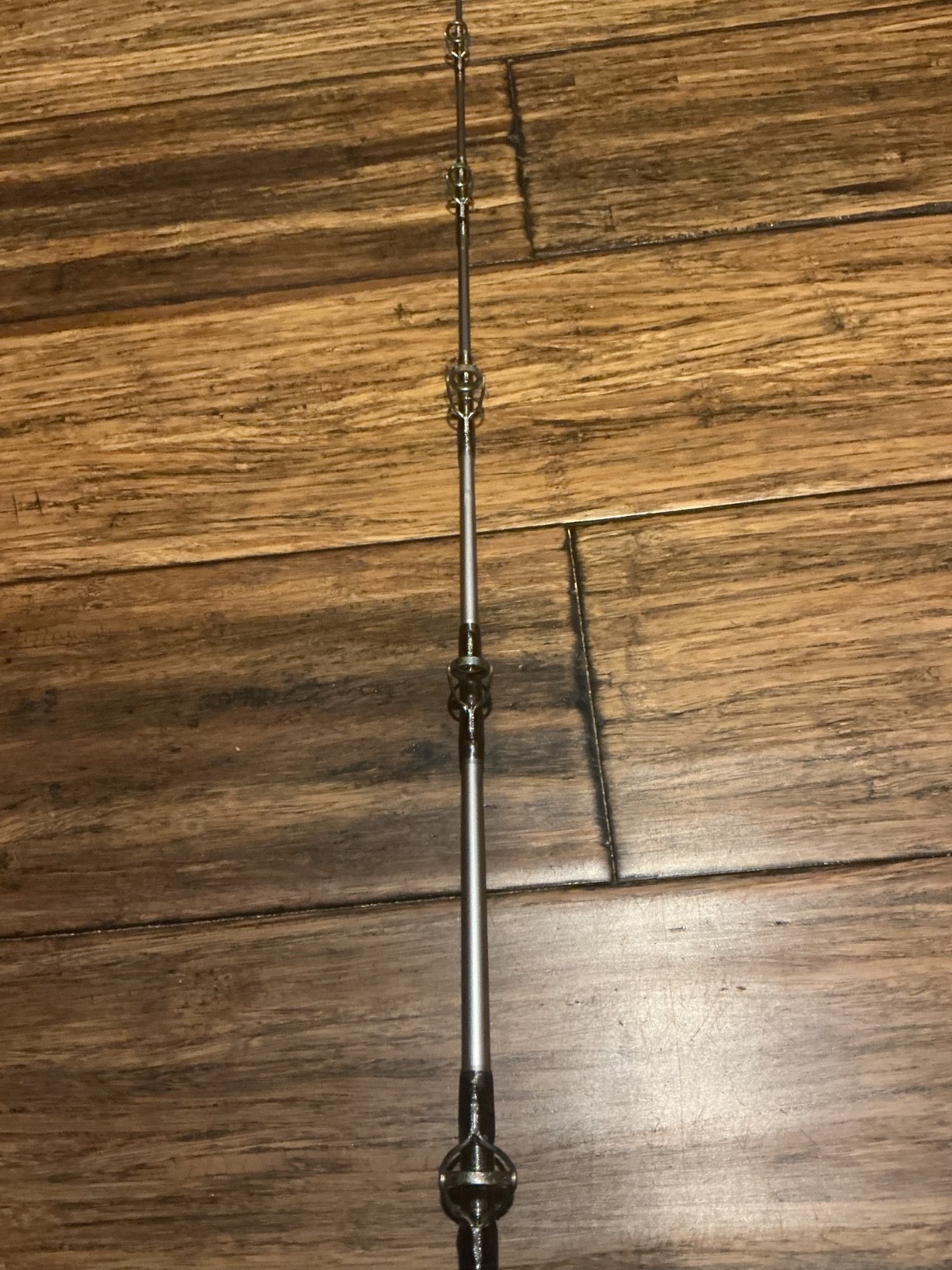 SHIMANO VOLTAEUS 6’6″ 20-40lb med-heavy fast action rod excellent