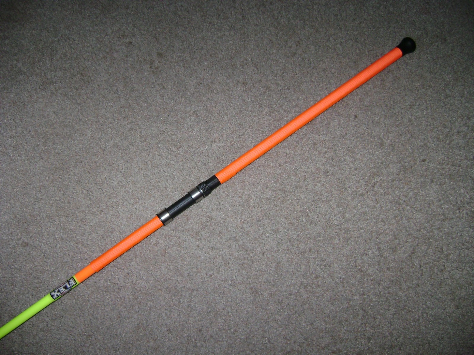 GLOW ROD MEAT HUNTER FLEX 10′ HVY SPINNING -GLOWS LEMON UNDER BLACKLIGHT !