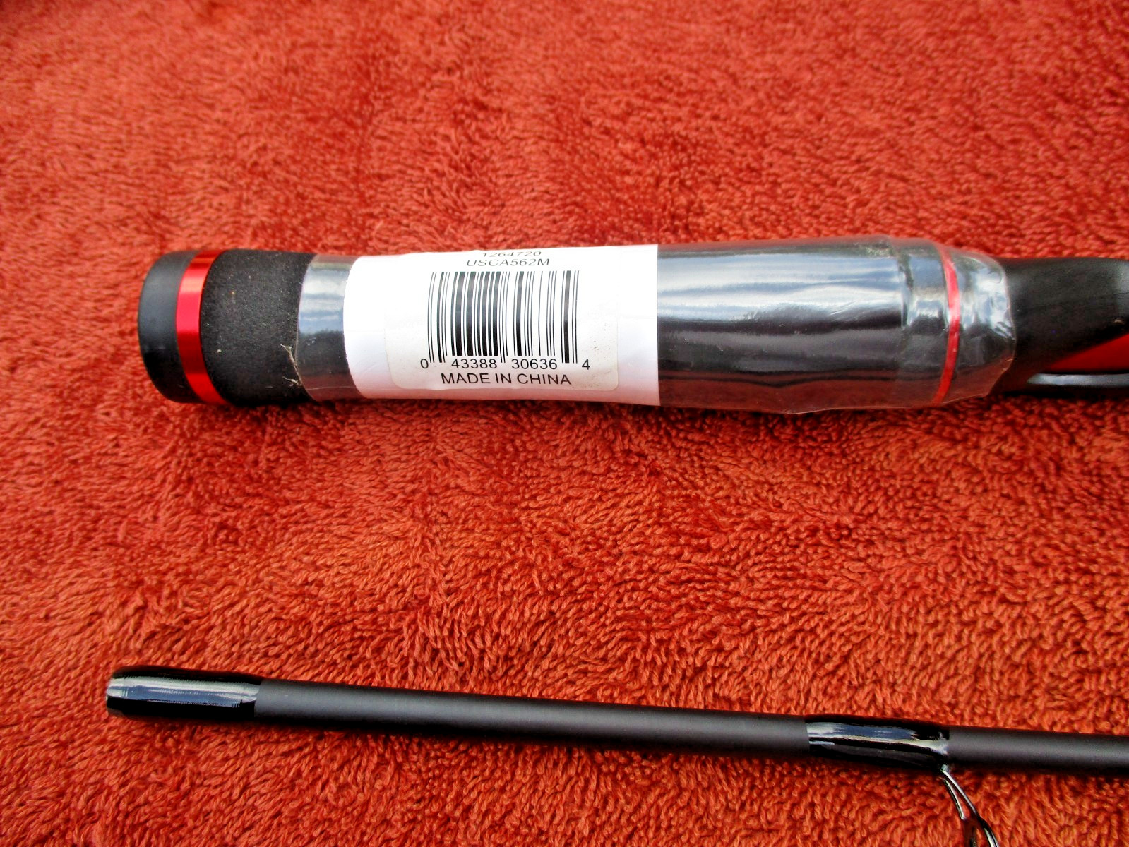 Shakespeare Ugly Stik GX2 2-piece Fishing Rod Tags still on 5″6″ Medium Action
