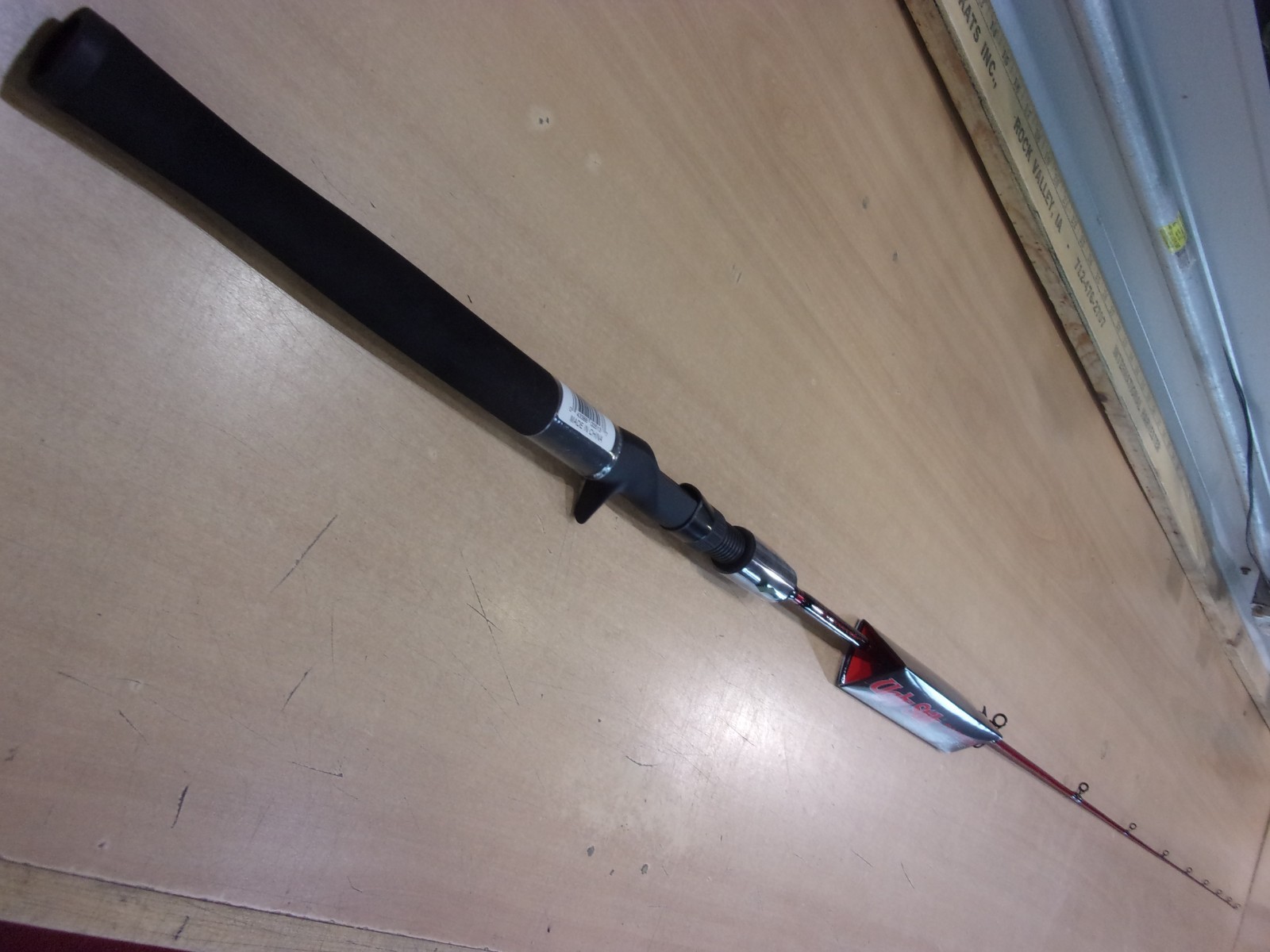 SHAKESPEARE UGLY STIK CARBON WALLEYE 7 foot Medium casting rod
