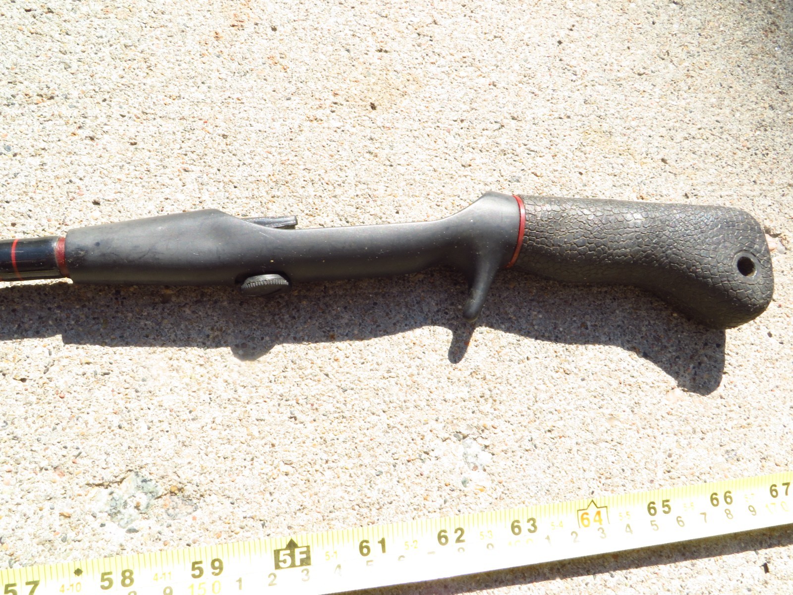 ABU Garcia CONOLON 300 Graphite Composite VTG, 5’6″ 1-PC, BC-56M