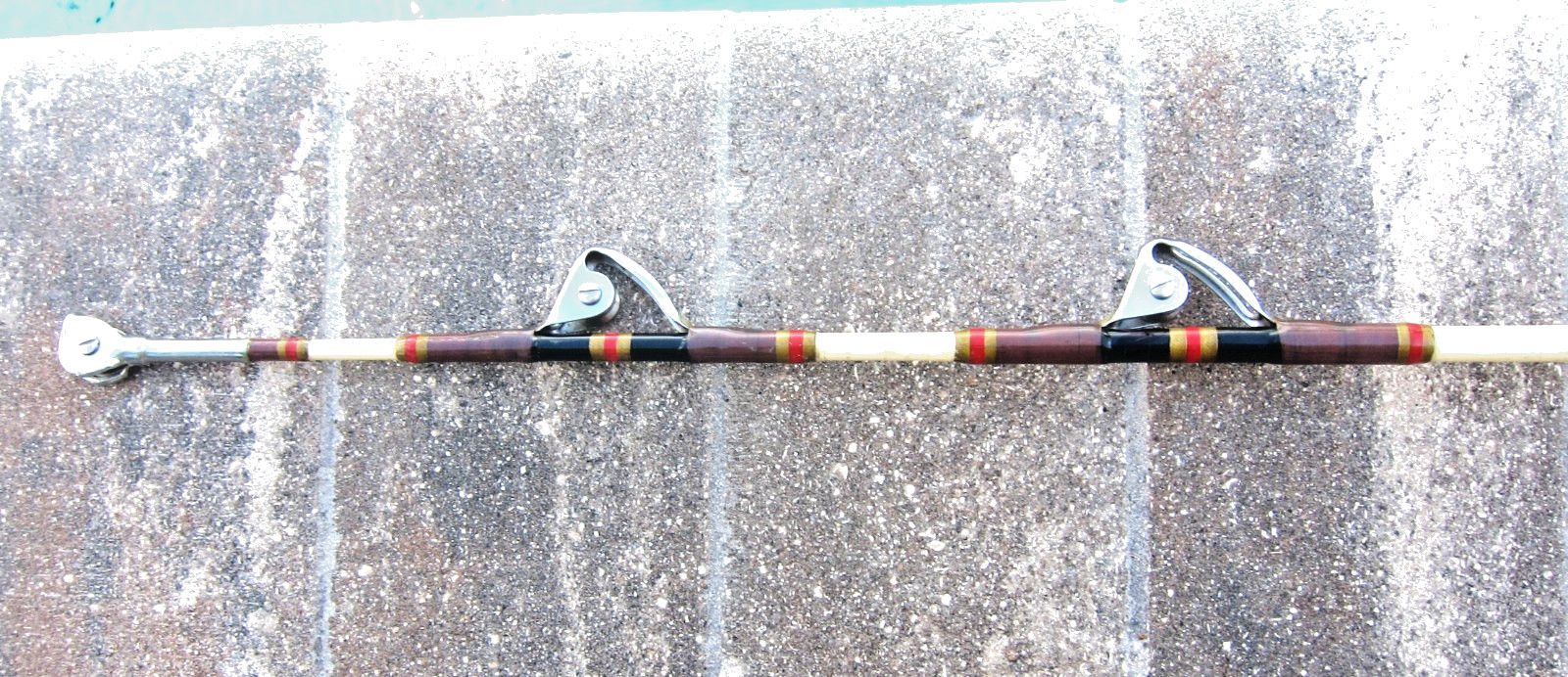 Shakespeare Ugly Stik White Tiger Rod: 6’ IGFA 30-80lb AFTCO Rollers & Reel Seat