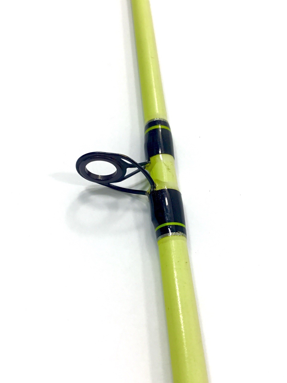 Bass Pro Shops CB100080MH Cat Buster 10′ 2 Pc. Surf Spinning Fishing Rod CLEAN