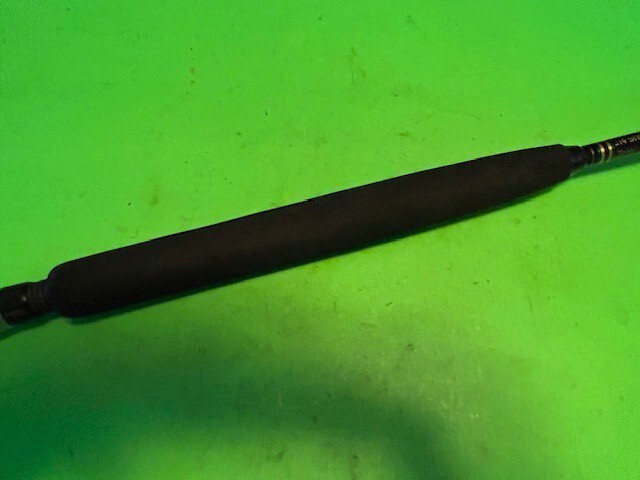 CUSTOM G LOOMIS 905 7 FOOT 2 INCH 15 TO 30 POUND CLASS CONVENTIONAL FISHING ROD