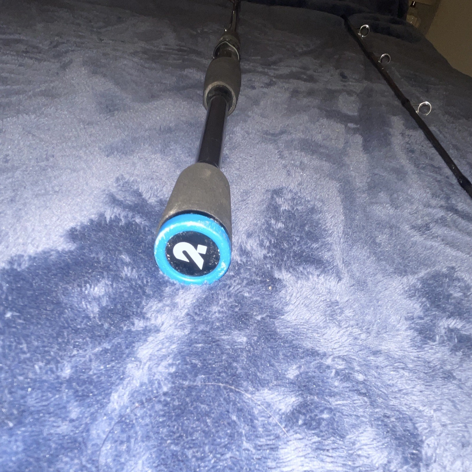 h2ox 6 ft Spinning Rod 2-Piece Medium Moderate Fast Split Foam Grip