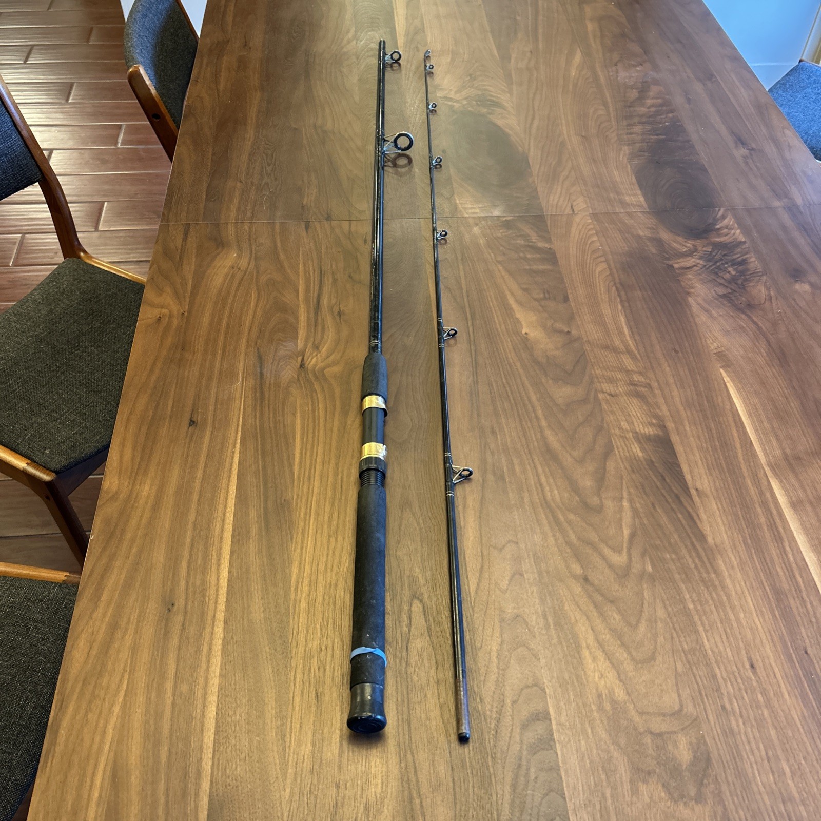 South Bend Black Beauty Salmon/Steelhead 3774 medium 8’3″ spinning rod L13