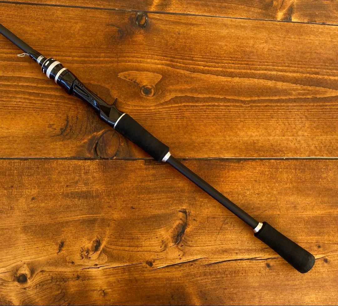 Bass Carbon Rod 6ft 1.8M 2-Piece Versatile Bait Casting Fishing Rod