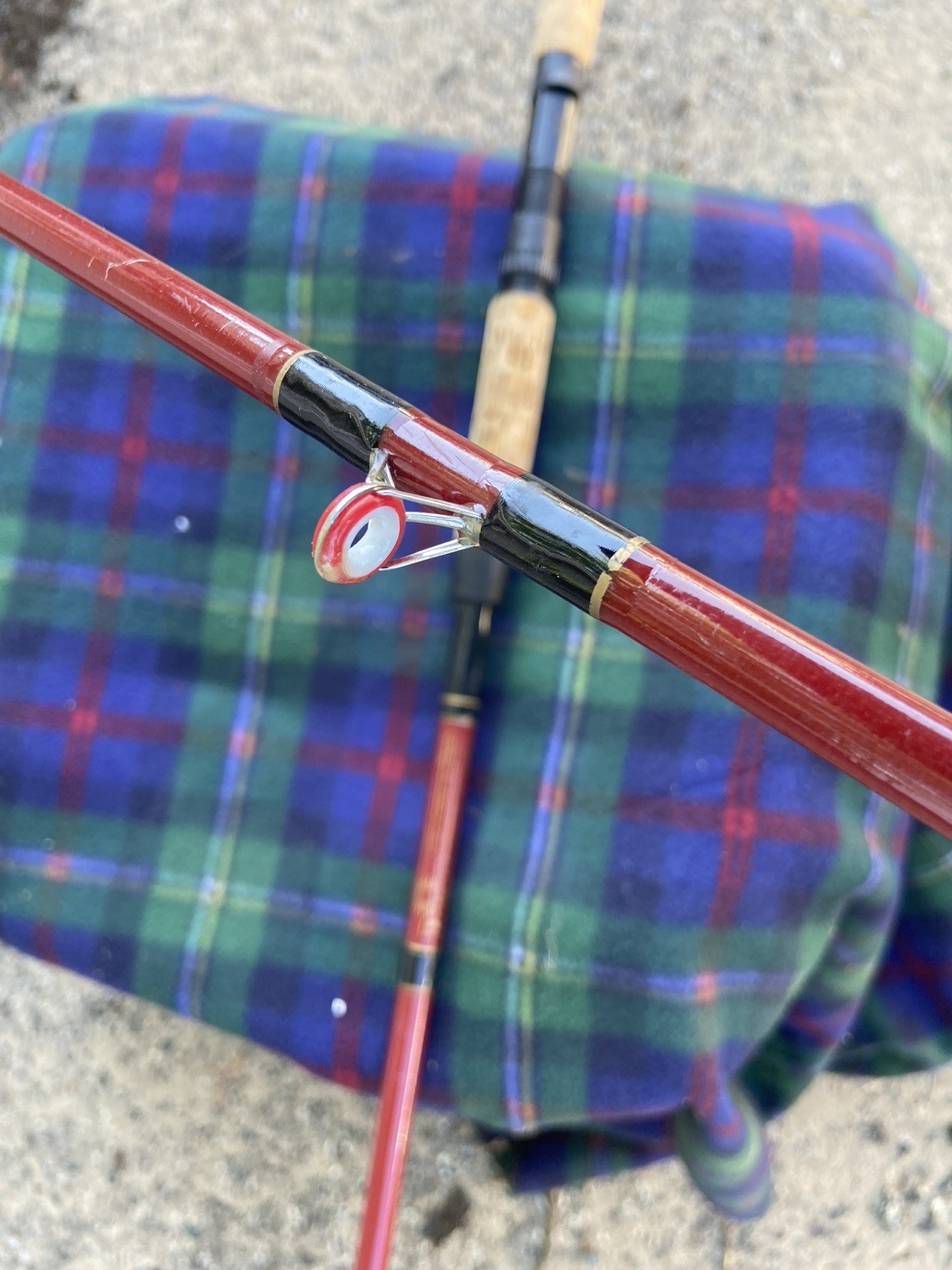 VINTAGE DAIWA 1376B 8’6″ MED. HEAVY TROLLING/CASTING 2 PIECE ROD MADE IN USA