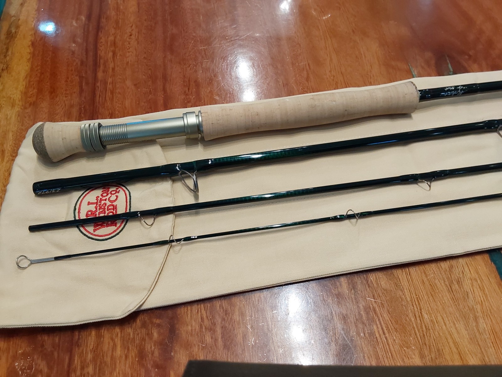 R.L.Winston Alpha + 9′ 8WT. Rod 4PC. NEW