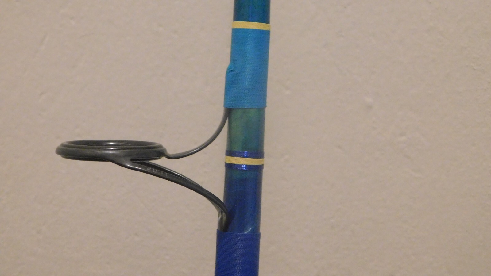 CUSTOM SPINNING ROD MAHI BLUE GREEN YELLOW MARBLE 25-50 LB FUJI GUIDES 7′ NEW