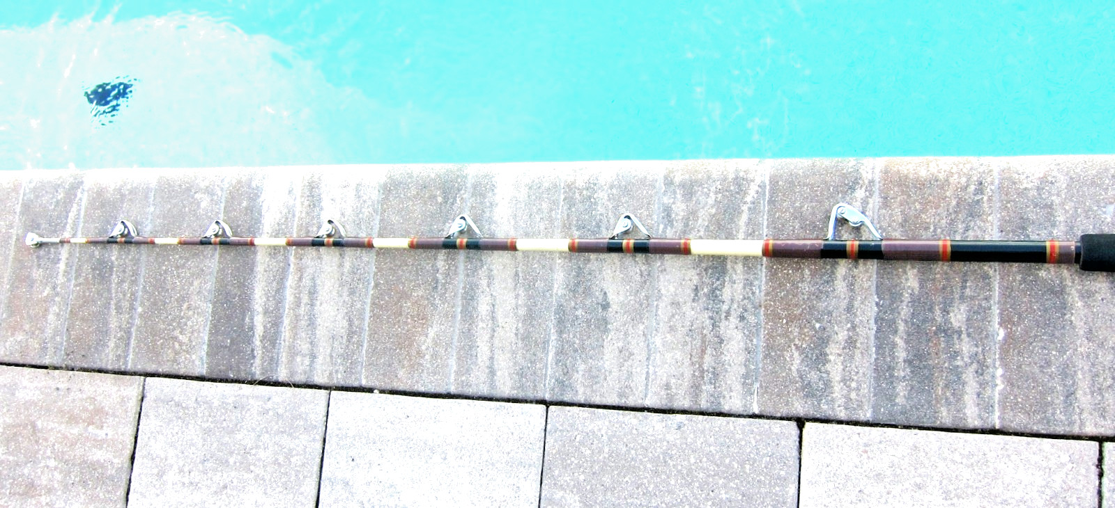 Shakespeare Ugly Stik White Tiger Rod: 6’ IGFA 30-80lb AFTCO Rollers & Reel Seat