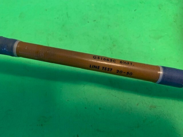 VINTAGE SABRE GOLDEN 6 FOOT 6 INCH 20 TO 50 POUND RATED CONVENTIONAL FISHING ROD