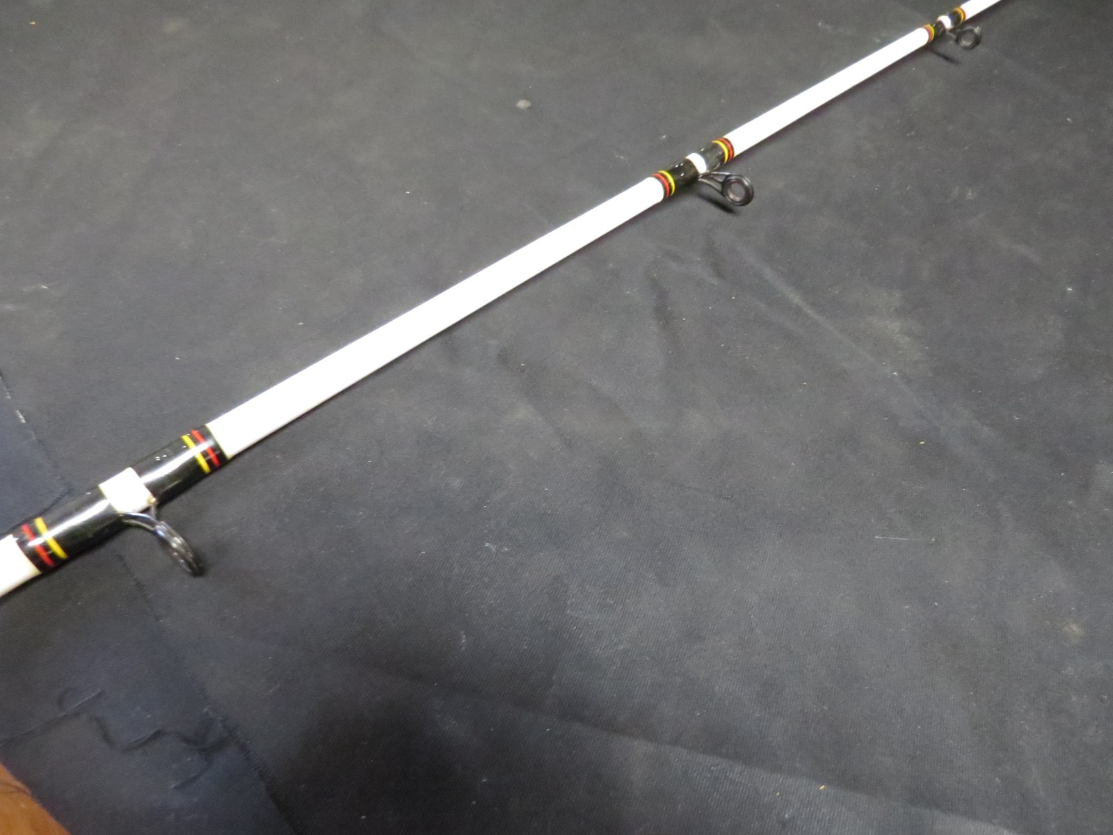 SHAKESPEARE CATFISH 7′ UGLY STICK SPINNING ROD One Piece, Very Nice!