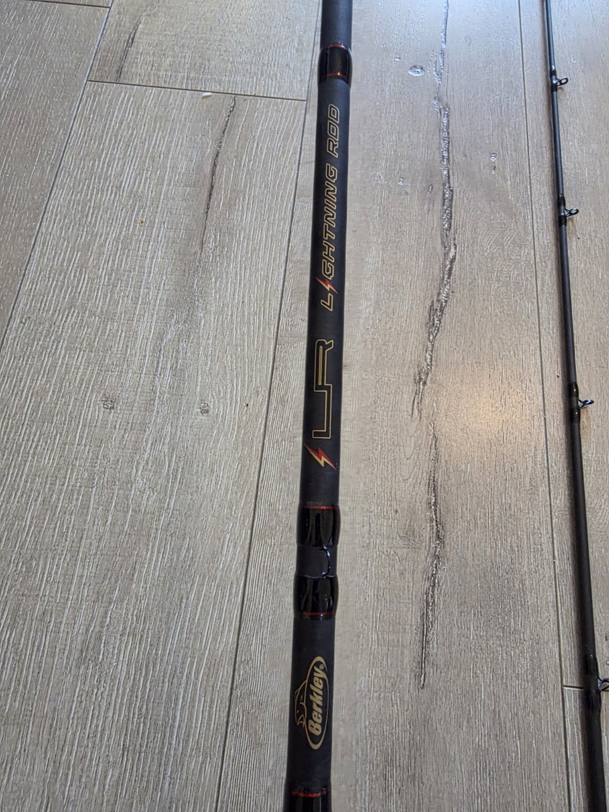 Berkley Lightning Rod BTLR902H 9′ Heavy 2-Piece Casting Rod 15-40lb 2-6oz