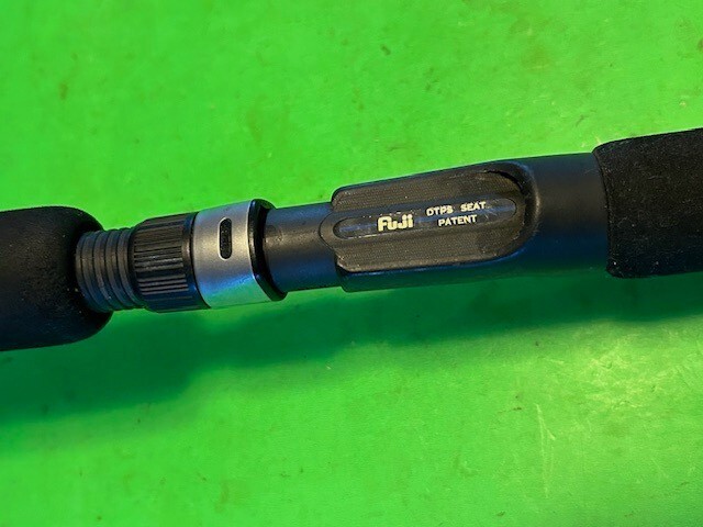CUSTOM G LOOMIS 905 7 FOOT 2 INCH 15 TO 30 POUND CLASS CONVENTIONAL FISHING ROD