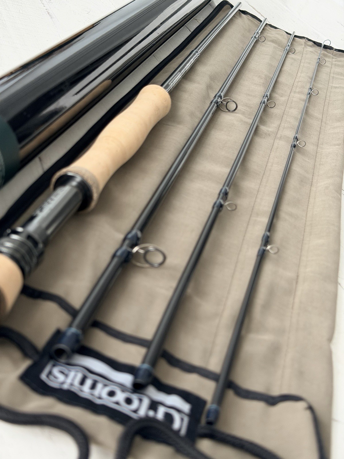 **BEAUTIFUL** 🔥 G LOOMIS NRX+ S SALT 7wt. 9’ft~4pc fly rod!🔥~LEGENDARY~