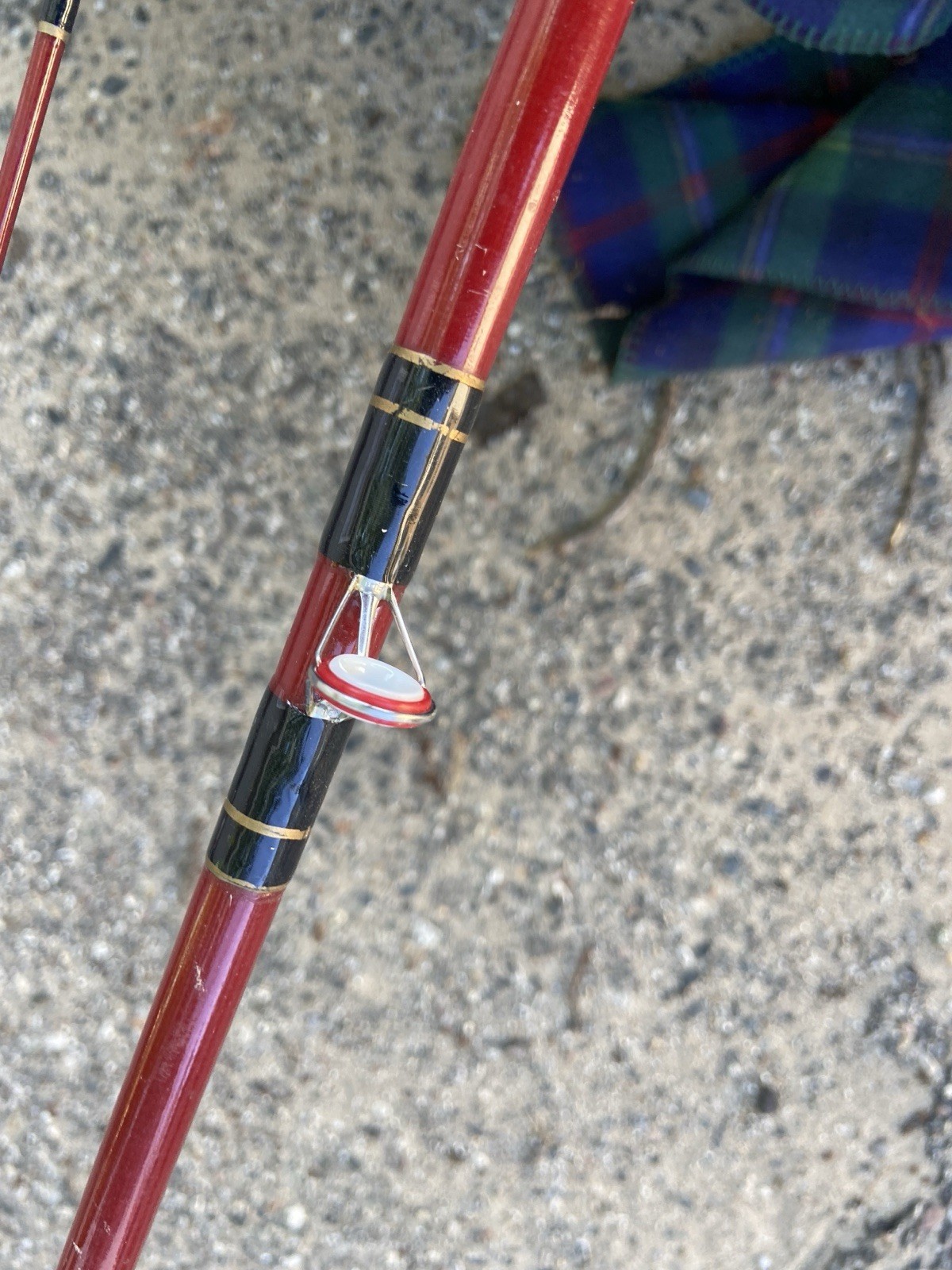 VINTAGE DAIWA 1376B 8’6″ MED. HEAVY TROLLING/CASTING 2 PIECE ROD MADE IN USA