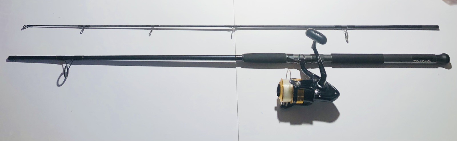 DAIWA D WAVE (DWA F802 MFS) 8’0″ 2 PC Med 12-25LB Spinning Rod & 4500 Reel New