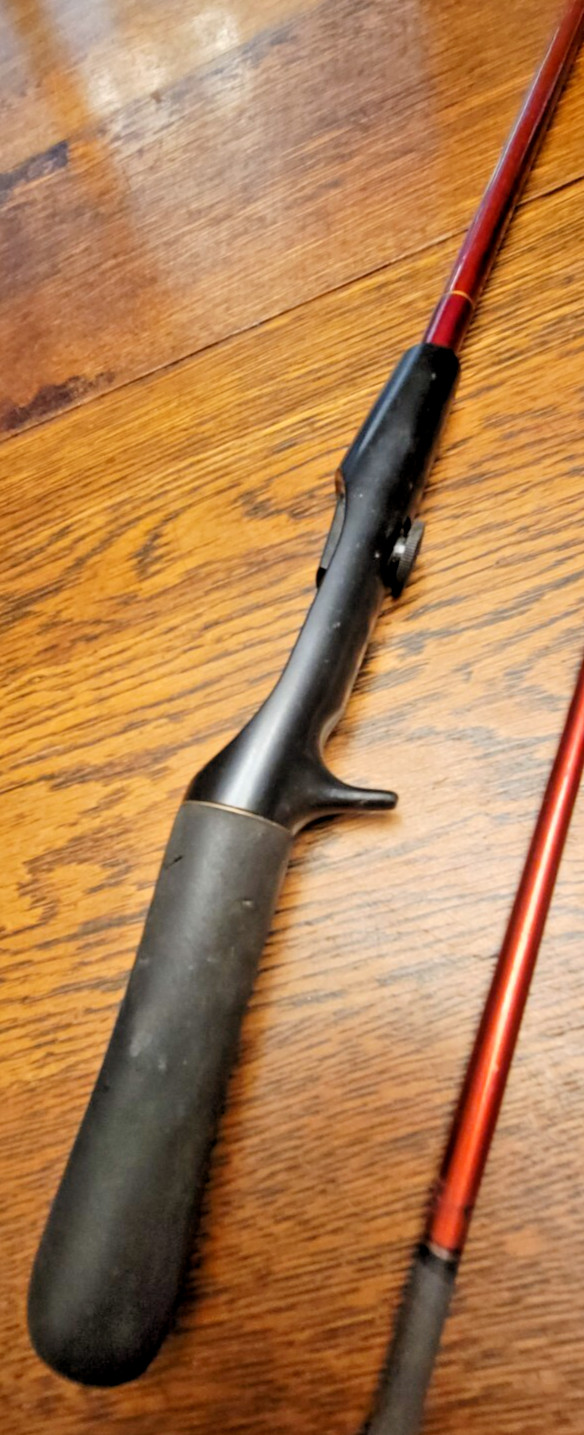 Shakespeare Spectrum SC20 56-2M Casting Fishing Rod 5’6″ Red 2-Piece Medium