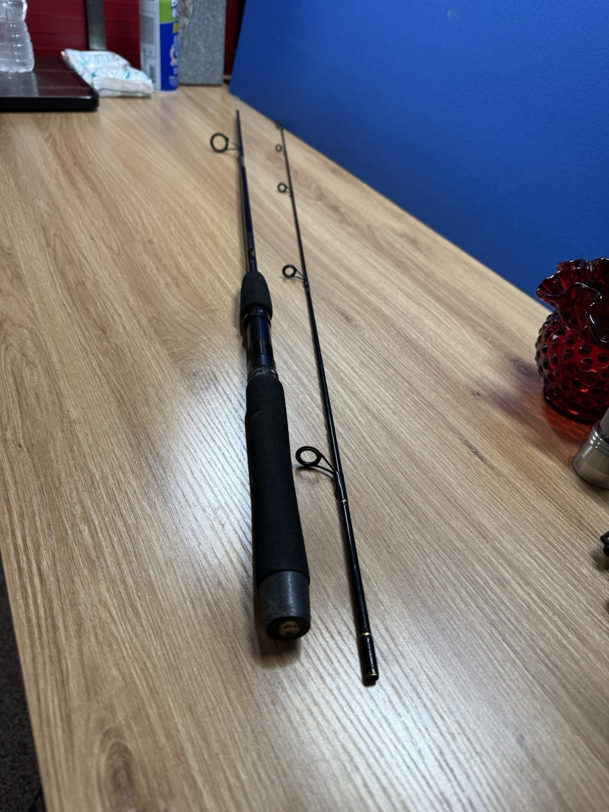 Bass Pro Shops Pro Comp II PC60LS 6’ LGT Act. Line 4-10 Lure 1/8-3/8 Two Piece